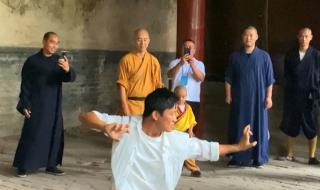 王宝强是在少林塔沟武校毕业的吗 王宝强重回少林寺